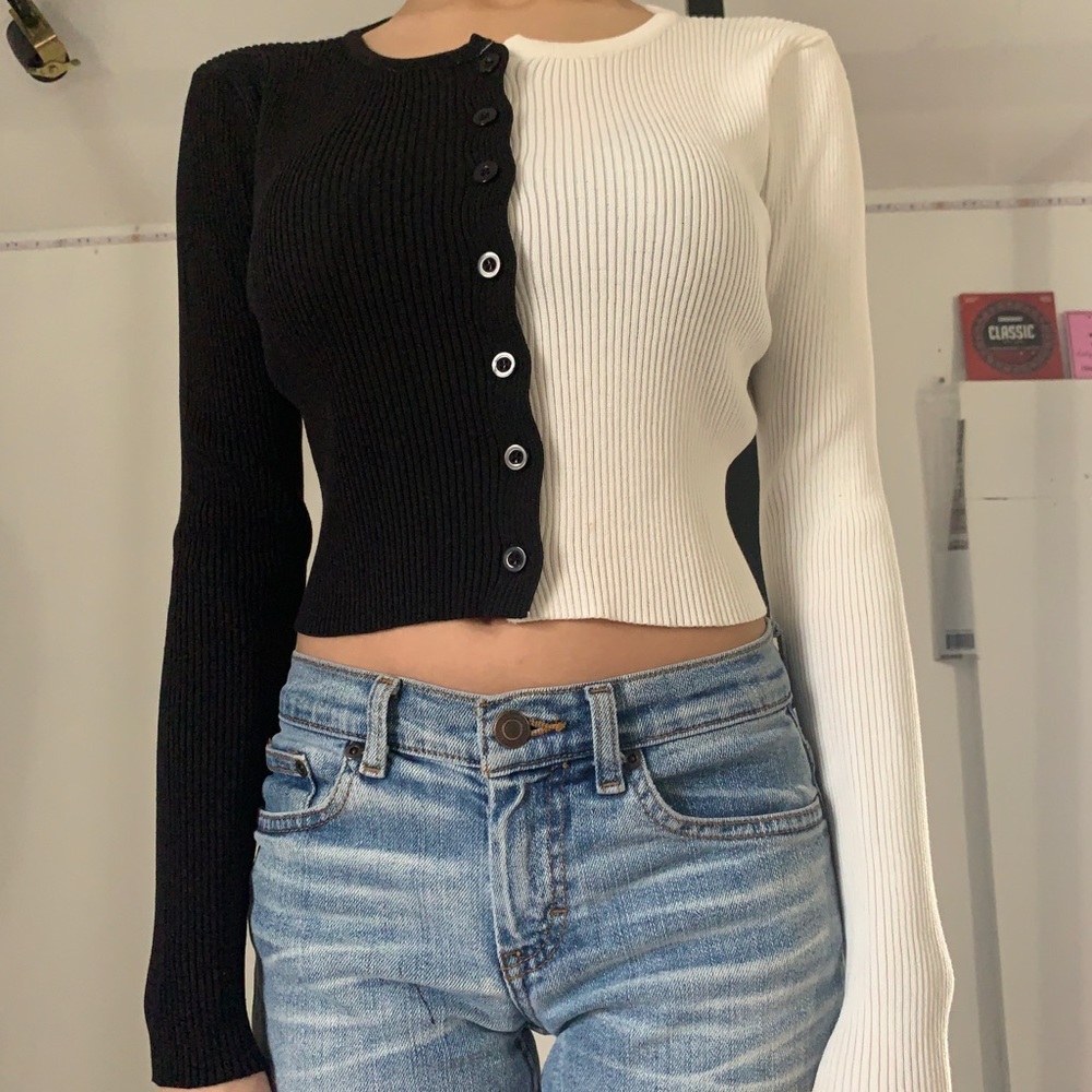 Colorblock Black & White Cropped Long Sleeved Top